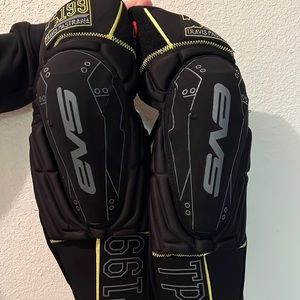 Travis Pastrana knee/shin pads